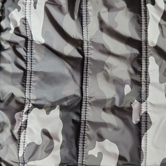 AVIA Camo Vest - Picture 5 of 11